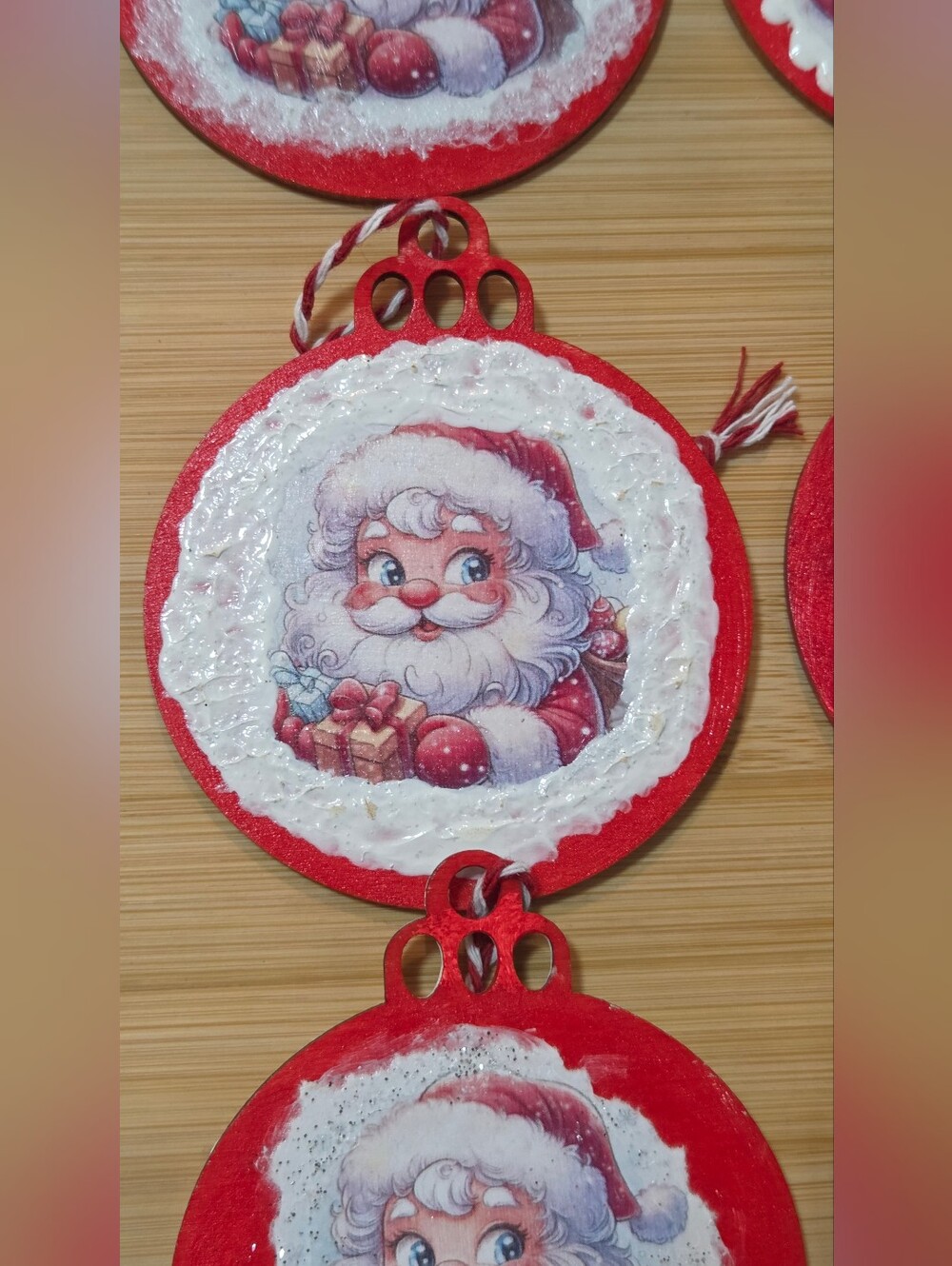 🎅 Handmade Wooden Disc Vintage Santa Christmas Ornaments - 12 Pack Set - Picture 4 of 16